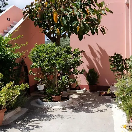 Mouzakitis 4 Apartment *