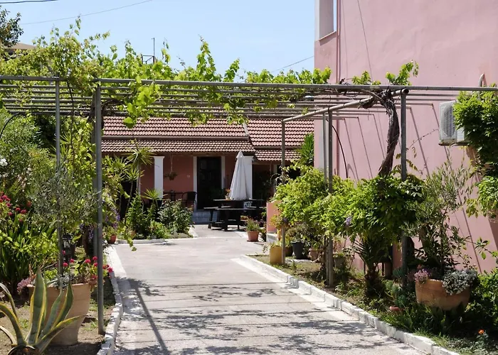 Apartament Mouzakitis 4 *